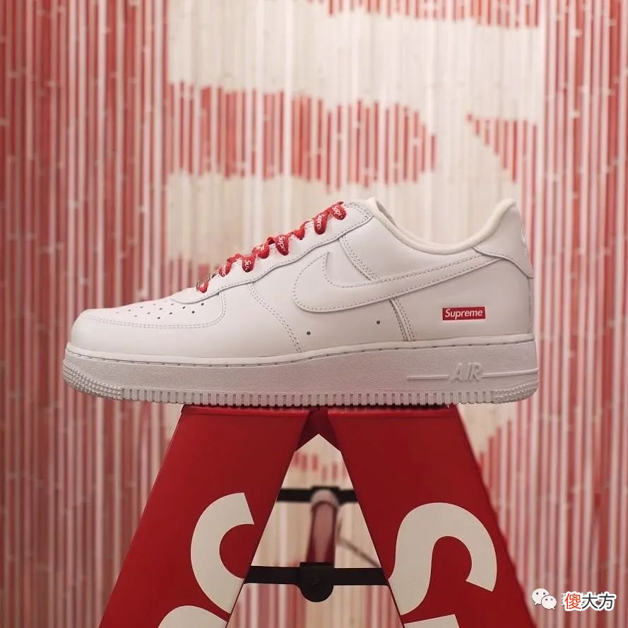 【时尚一点】又两双新 YEEZY 曝光,或即将发售&Supreme x Nike 三联名将补货回归!