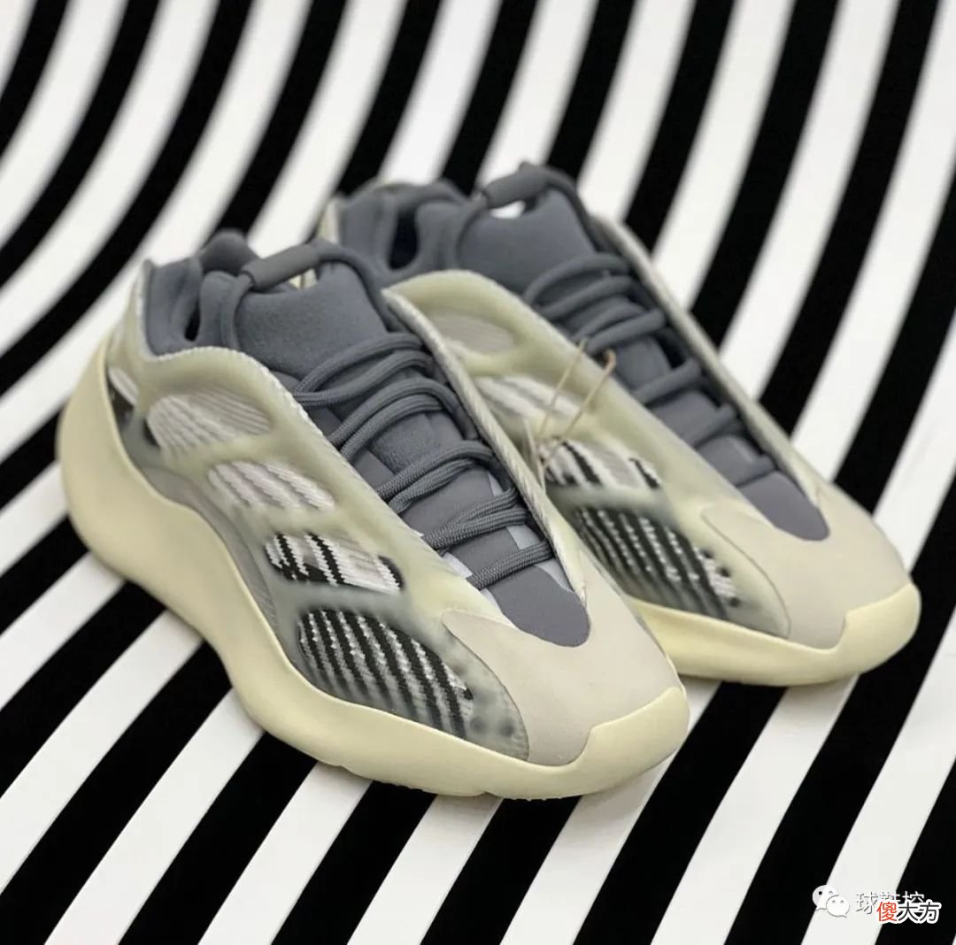 【时尚一点】又两双新 YEEZY 曝光,或即将发售&Supreme x Nike 三联名将补货回归!