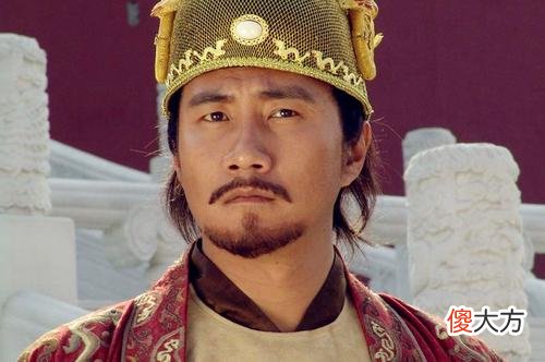 【历史故事】明明长的周正端庄，却偏要变得其貌不扬，朱元璋为何会有两幅模样