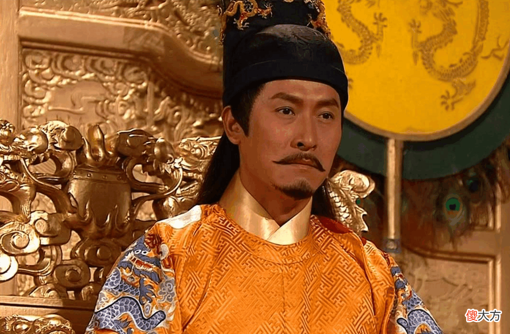 【历史故事】明明长的周正端庄，却偏要变得其貌不扬，朱元璋为何会有两幅模样