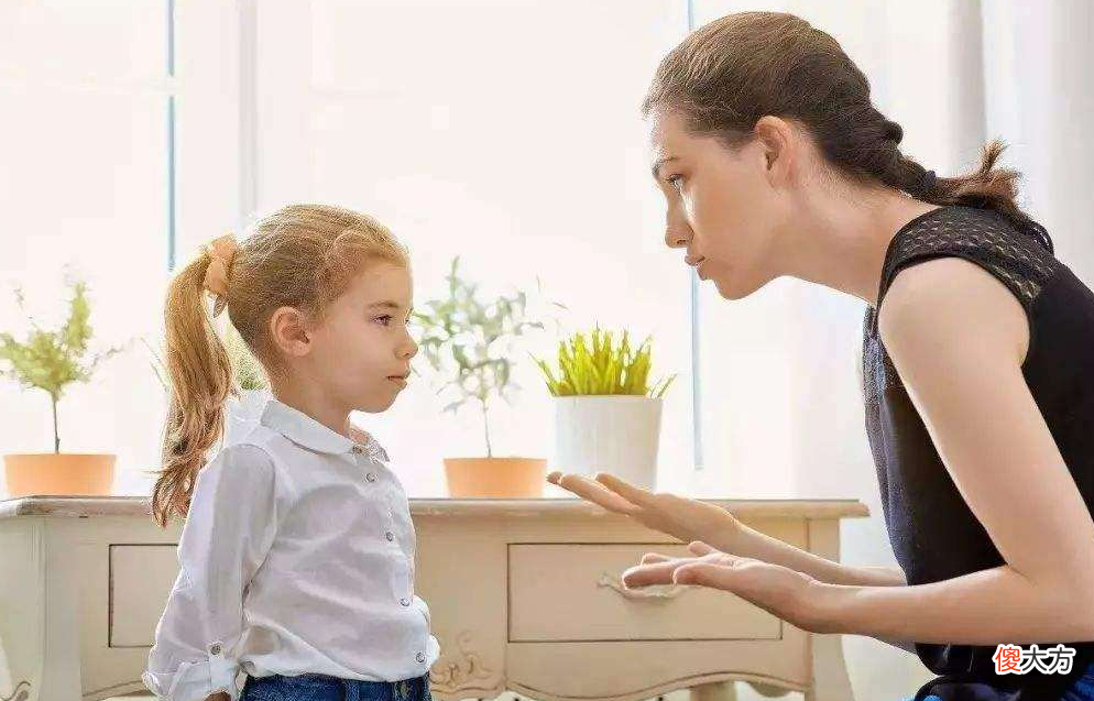 有这三种行为的父母，别沾沾自喜了，孩子会感到“丢脸”
