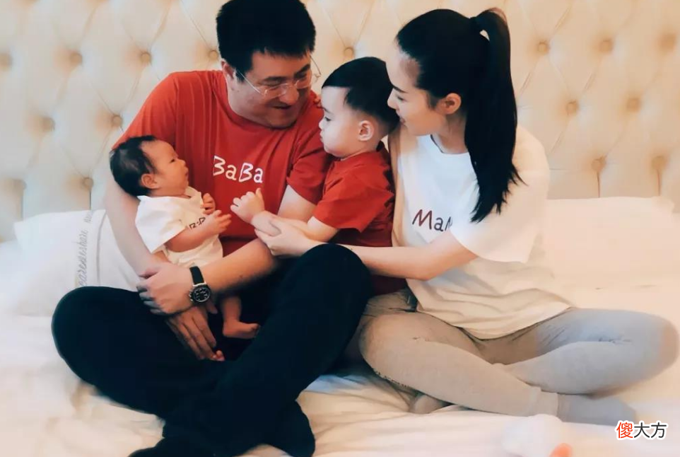 为什么当初要二胎的人后悔了？这6张照片说明了一些道理