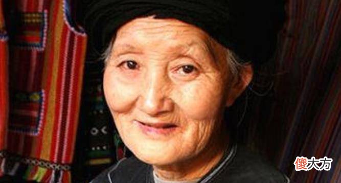【历史故事】“最美压寨夫人”回到18岁的样子，样貌像如今的流量小花