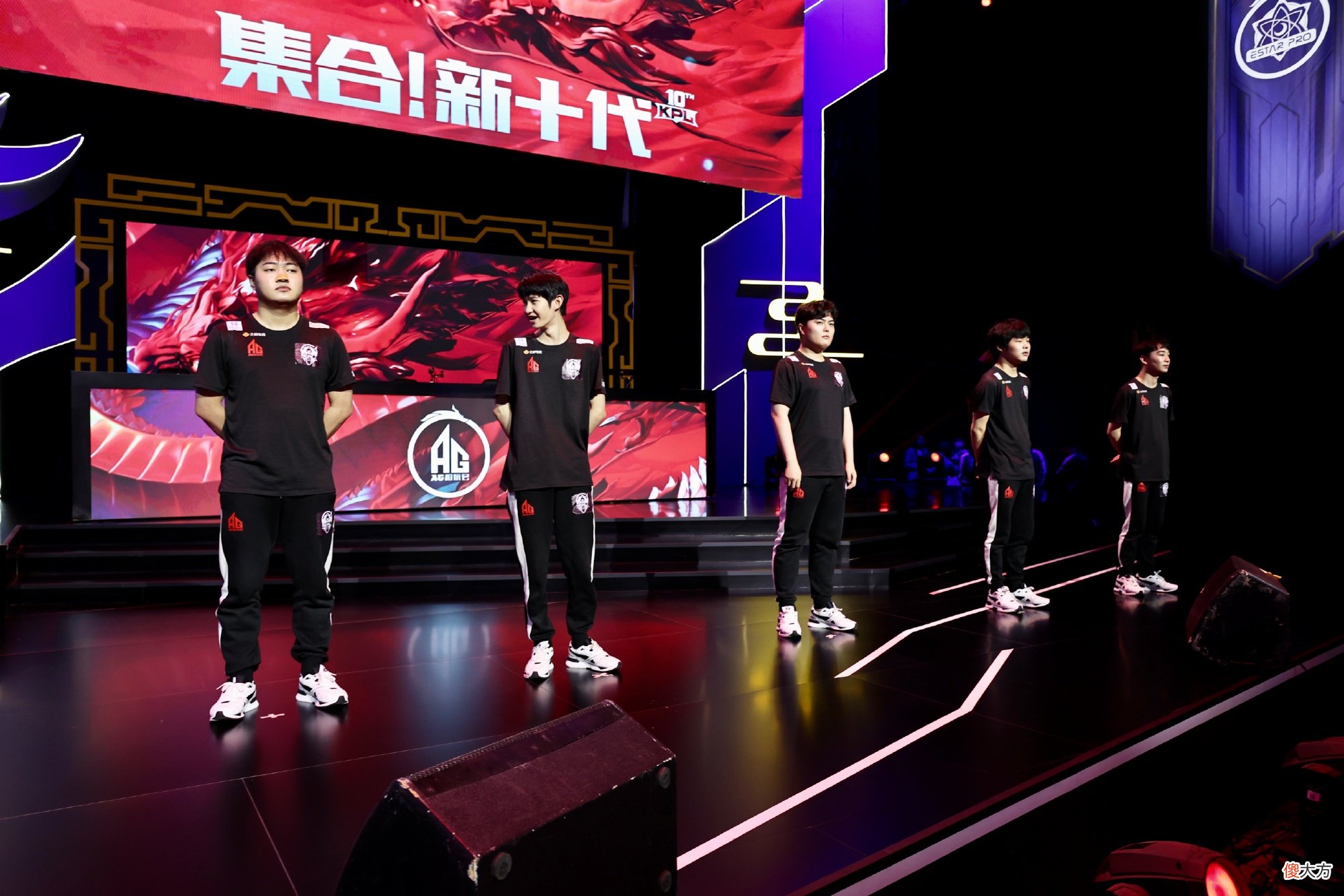 【游戏世界】AG超玩会又整花里胡哨？战术漏洞再次显现，夺冠之路不容乐观