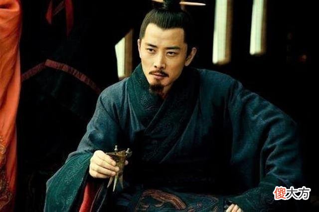 【爱历史】孔融才高，曹操爱才，为什么曹操会设计害他？史书8个字说出真相