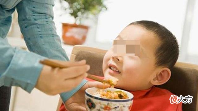 孩子吃饭不挑食，也会被送进医院？关于孩子饮食，妈妈别忽略这些