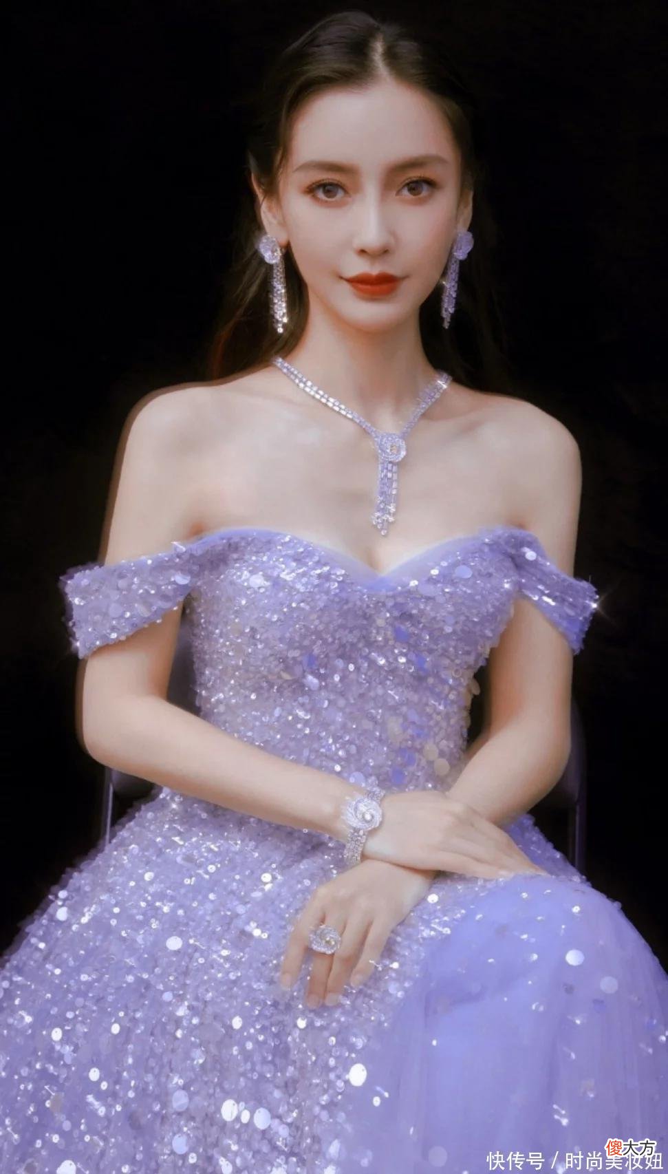【就爱时尚】Angelababy美人在骨不在皮，紫色一字肩连衣裙优雅又高贵，美腻了