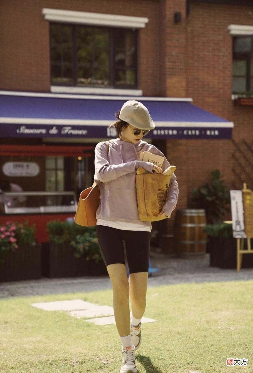 【时尚一点】衣服“贵精不贵多”,35+女人学会这些“秋季叠穿”,足够高级