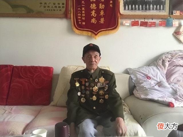 【历史故事】1984年，四川老农看到一则寻人启事，来到部队后受到军区领导重视