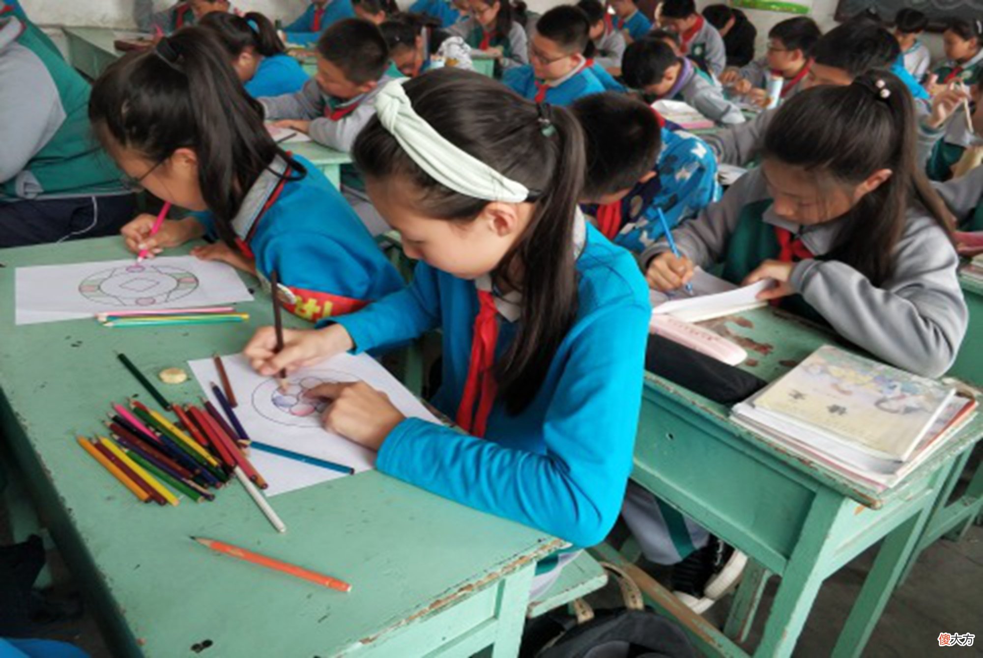 为何小学生中流行“画伤疤”？孩子的心理暗示，父母能理解吗？