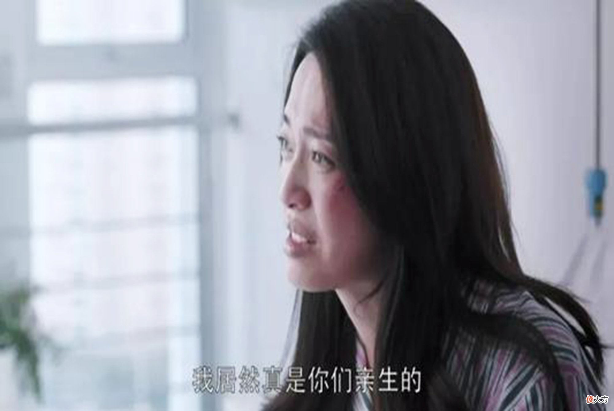 “我能闻闻什么味吗?”5岁姐姐哀求弟弟,奶奶:别抢,不是你的
