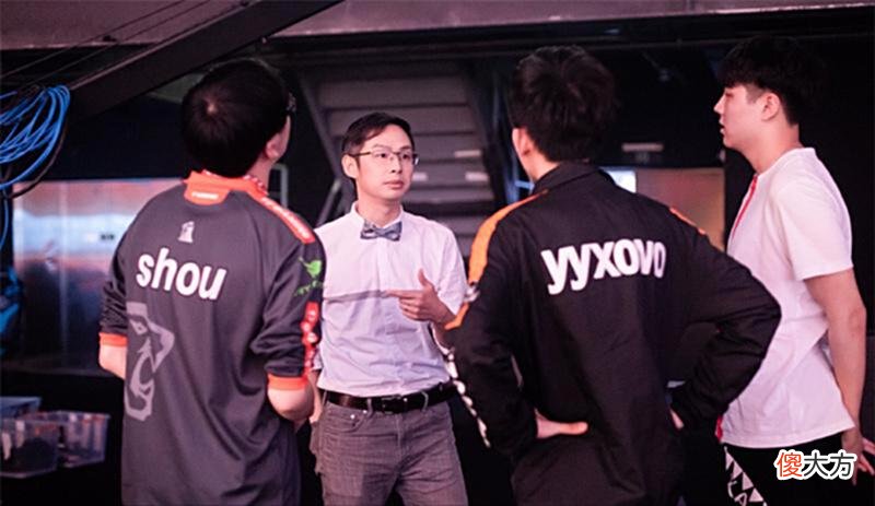 【游戏世界】辗转五队,绝地喜剧人067还在讨薪,4AM与17他应该选一个