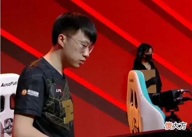 【游戏世界】RNG被零封之后，MLXG失望透顶：小虎，我看不起你