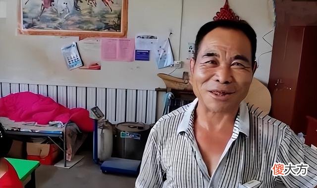 24岁爬行女嫁给大22岁丈夫，2012年冒险生二胎，直言过得“漂亮”