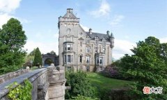 英国神秘的“鬼桥”：600多只狗在此自杀，专家终于抓住了凶手