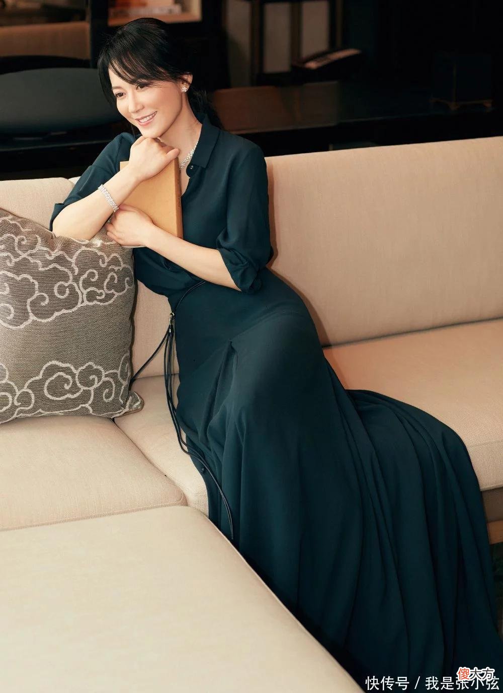 【时尚一点】这才是优雅得体的中年女人:穿衣不俗,体态不崩,知性高级不油腻