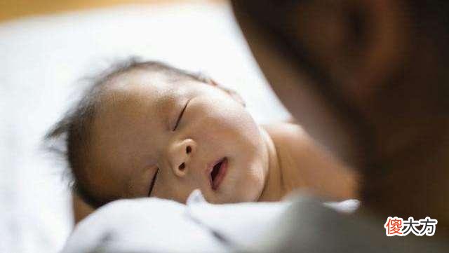 生完6个又怀上8胞胎，10年生了14个娃，如今她一家15口过得如何？