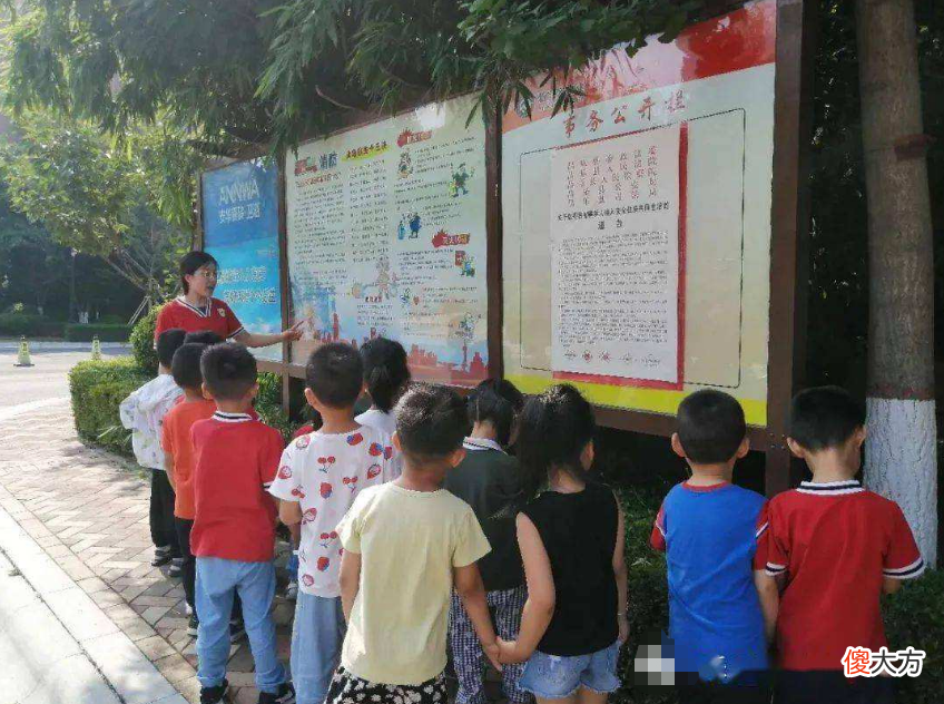 幼儿园布置作业,让孩子写家里开啥车,机智宝妈这样应对