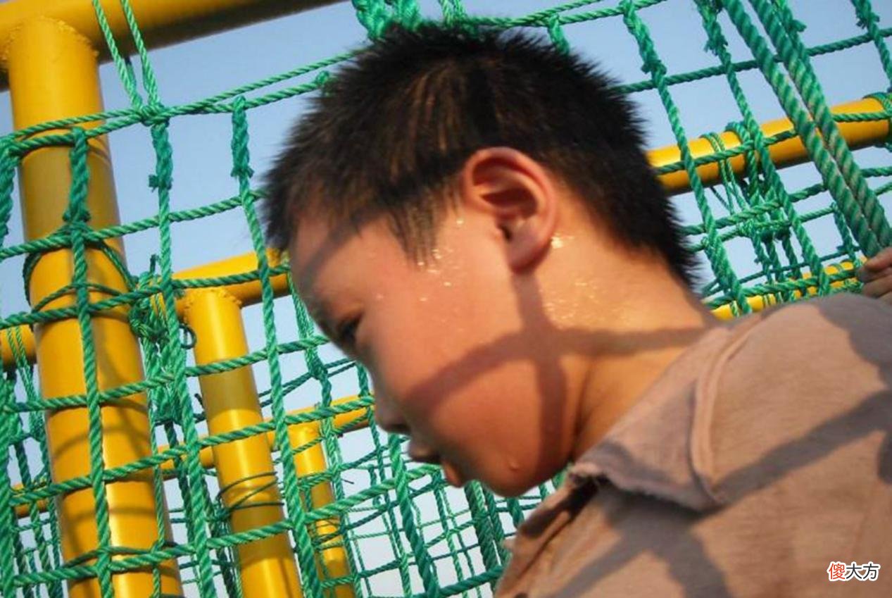 夏天孩子爱出汗？可能是自汗和盗汗，这几大特征，父母千万别忽视