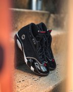【时尚一点】塔图姆野马跑车与鞋碰撞，Air Jordan XIV“Old School”PE太帅了