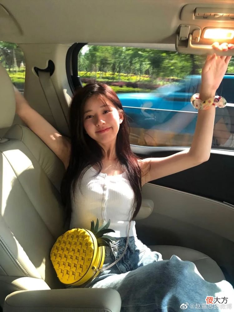 【时尚一点】都说她从小美到大，其实里面也藏着很多变美的小心思！