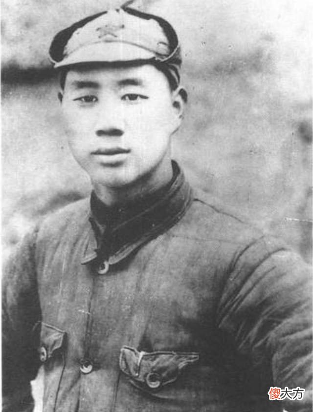 【爱历史】杨成武正吃饭,隔壁屋子一声巨响,杨成武:从未见过这么多金子