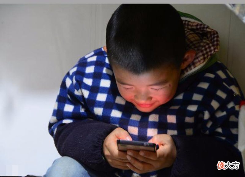 沉迷于“垃圾快乐”的孩子，未来一眼到头，别指望孩子以后有出息