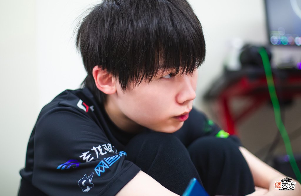 【游戏迷】PGI排位赛:PeRo一鸡未吃拿到第二,4AM和DA开始和平发育了?