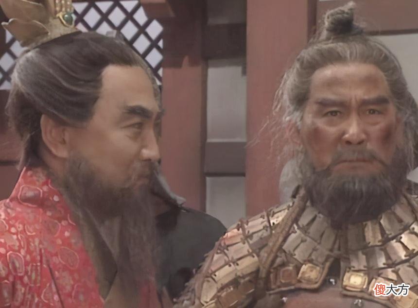 【爱历史】比吕布还无情的“三姓家奴”，难怪关羽会瞧不起他