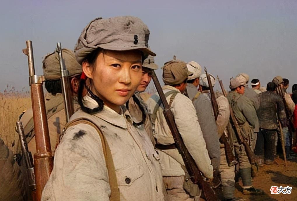 【历史故事】老人砍柴为生35年,去世后因上级的一场追悼会,女英雄真实身份让人落泪
