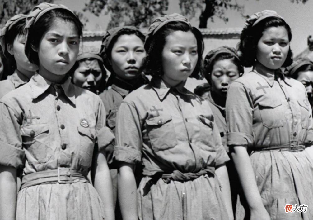 【历史故事】老人砍柴为生35年,去世后因上级的一场追悼会,女英雄真实身份让人落泪