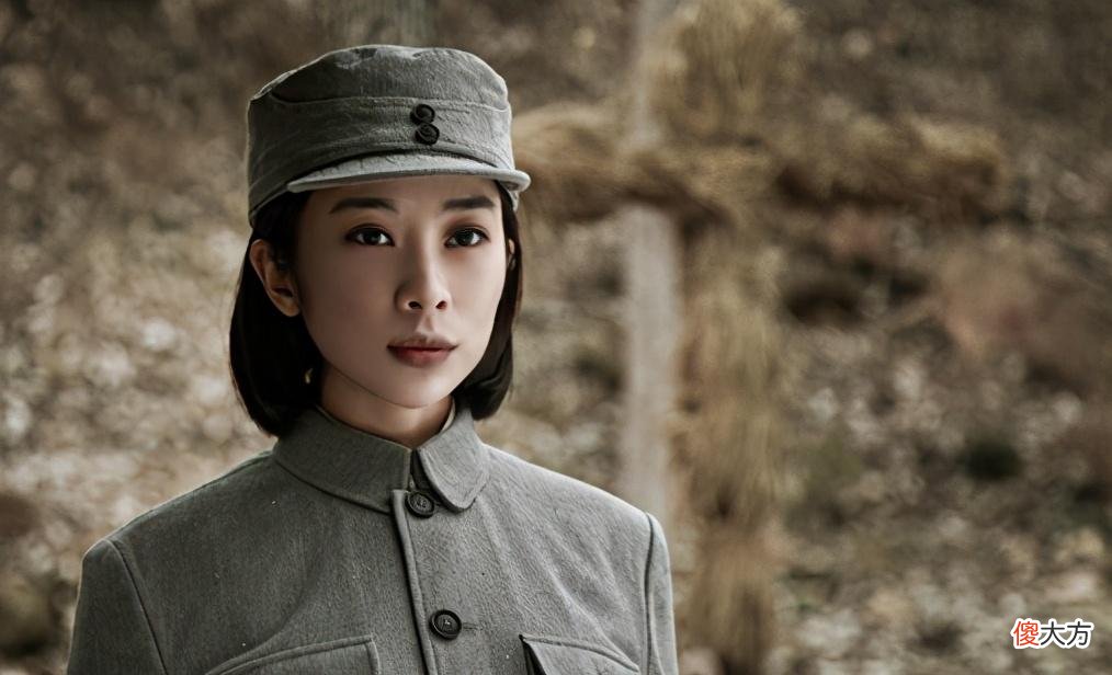 【历史故事】老人砍柴为生35年,去世后因上级的一场追悼会,女英雄真实身份让人落泪