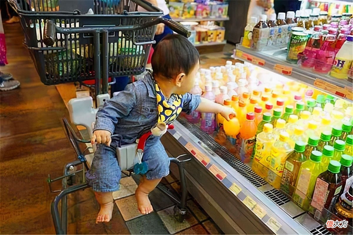 孩子都爱喝饮料，但有两种饮料已经被列入“黑名单”了，你可能还在买