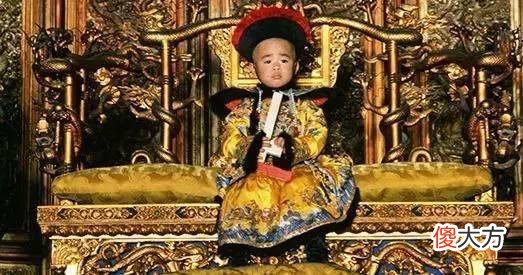 【历史故事】爱新觉罗后人大闹火车站，要求享受皇族的待遇，大叫你们都是奴隶