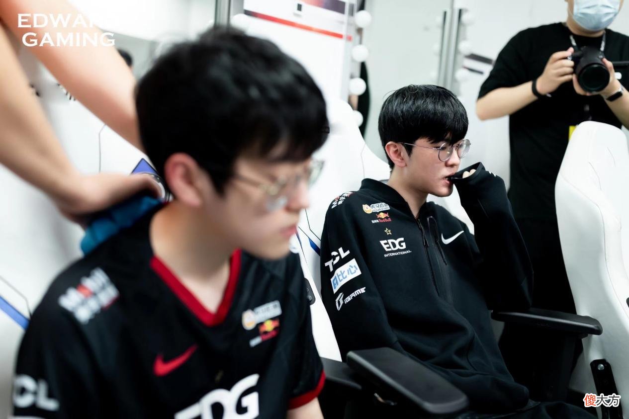 【游戏世界】韩网热议EDG3-1击败LNG:Scout是塞拉斯的神,Meiko是世界第一悠米