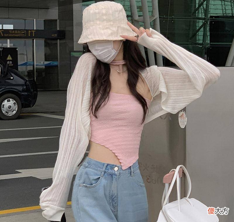 【就爱时尚】炎热的夏天，吊带衫、吊带裙今夏很流行的叠穿法，不挑人又时髦