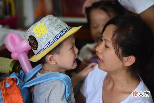 初入幼儿园如何跟孩子告别？避开3个雷区，一招让宝宝爱上幼儿园