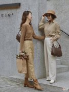 【时尚一点】今秋的鞋子流行“穿平不穿高”，休闲又舒适，四五十岁女人穿好美