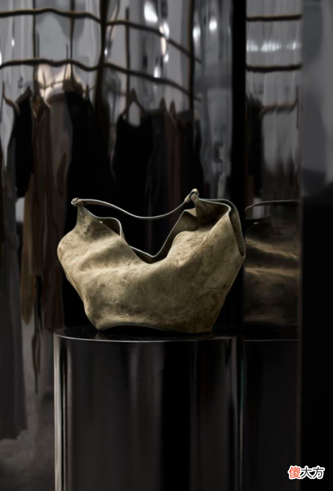 【时尚一点】KHAITE正式入驻新加坡Dover Street Market