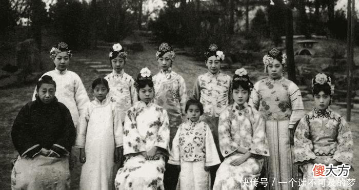 【历史故事】拉车工人却娶上了末代皇帝溥仪的妃子,晚年道一生没白活