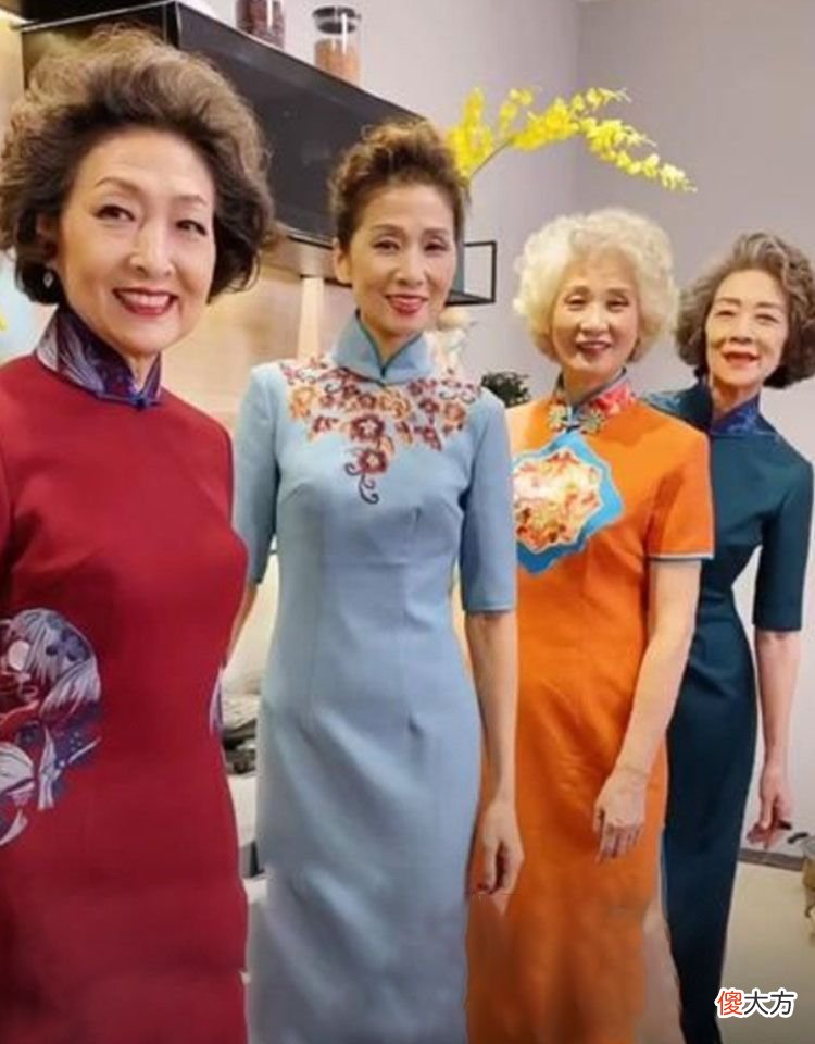 【就爱时尚】“时尚奶奶”的精致晚年：仪态端庄，妆发优雅，穿搭得体就很美