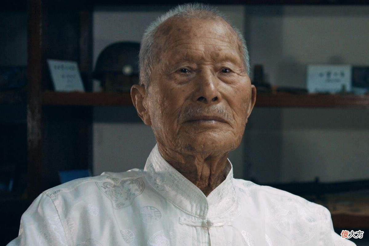 【爱历史】在战场上，能用战友的遗体挡子弹吗？97岁老兵：我对不起他们