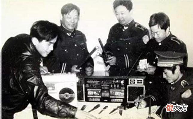 【爱历史】1982年四川一农民深山称帝，封村妇为“贵妃”，他究竟有何魔力？