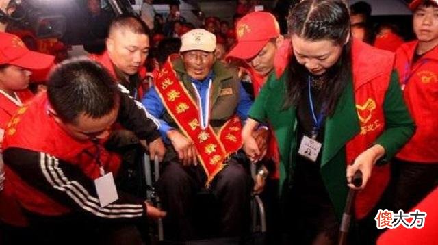 【历史故事】抗战老兵离家77载，为上司照顾妻儿66年，拒绝娶上司妻子