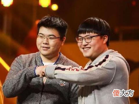 【游戏世界】韦神喜获千金，和乌兹疯狂讨论：到底学LOL还是吃鸡？
