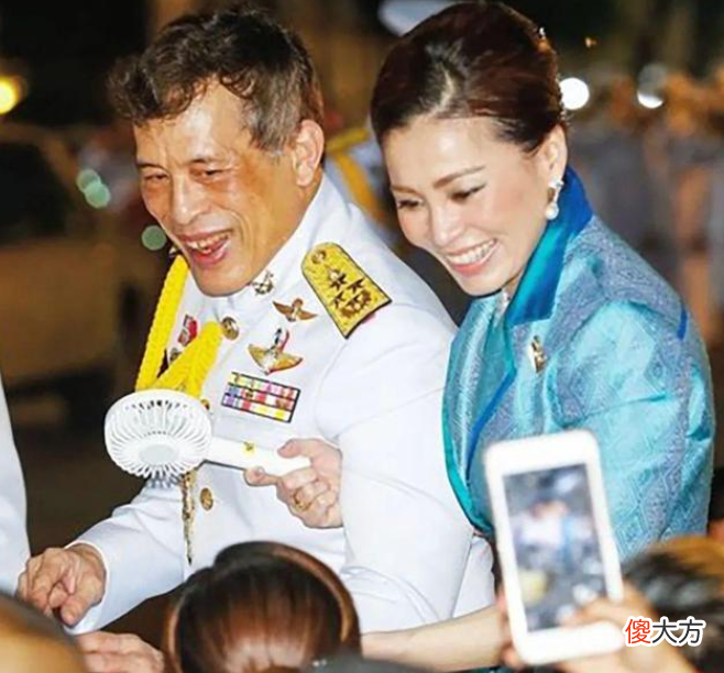【爱历史】泰王“合理布局”重拾旧人，提帮功继位有深意，诗琳通被委以重任