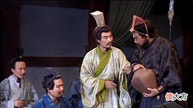 【爱历史】三国里最反复无常的十二人，有英雄有名士也有小人，吕布都只能位列第三