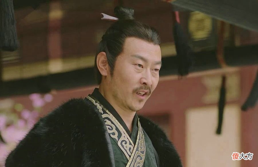 【爱历史】三国里最反复无常的十二人，有英雄有名士也有小人，吕布都只能位列第三