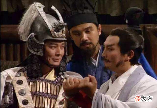 【爱历史】三国里最反复无常的十二人，有英雄有名士也有小人，吕布都只能位列第三