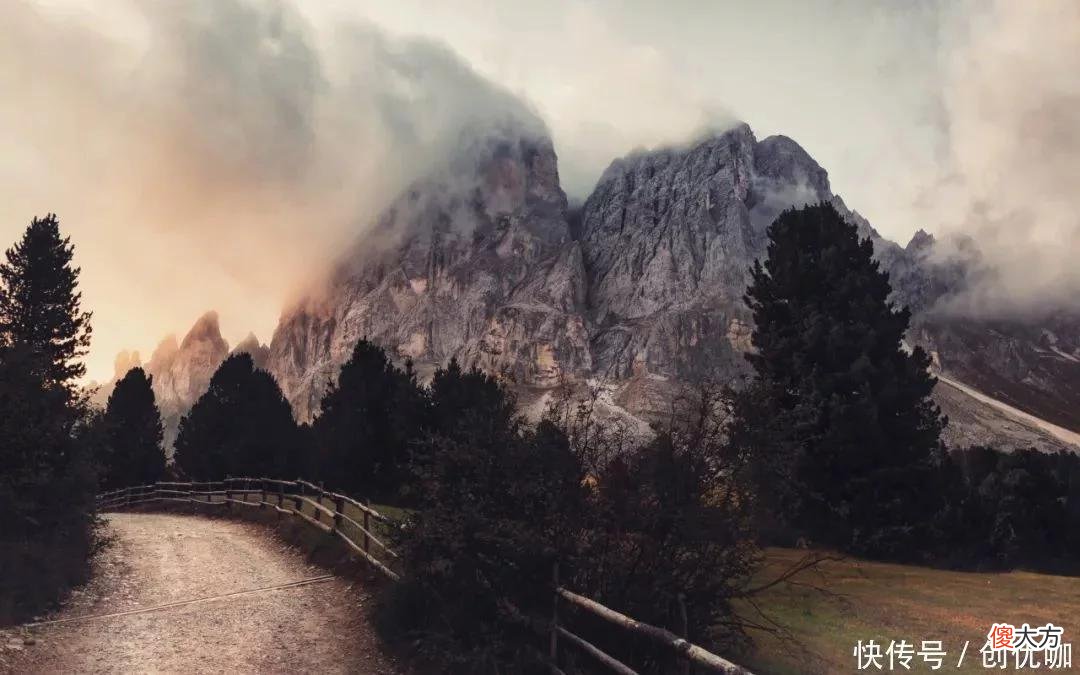 【十二星座】2022下半年，吉星高照，运势飙升，事业大涨，前程光明的3个生肖